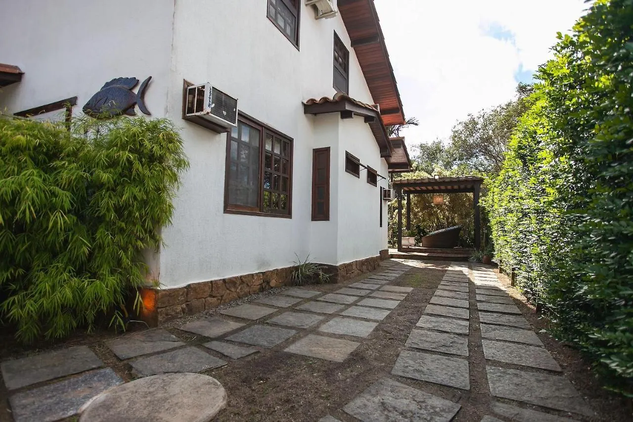 Casa de Férias Casa completa! 4 suítes com ar, área gourmet com cervejeira privativa, wi fi 200mb Búzios