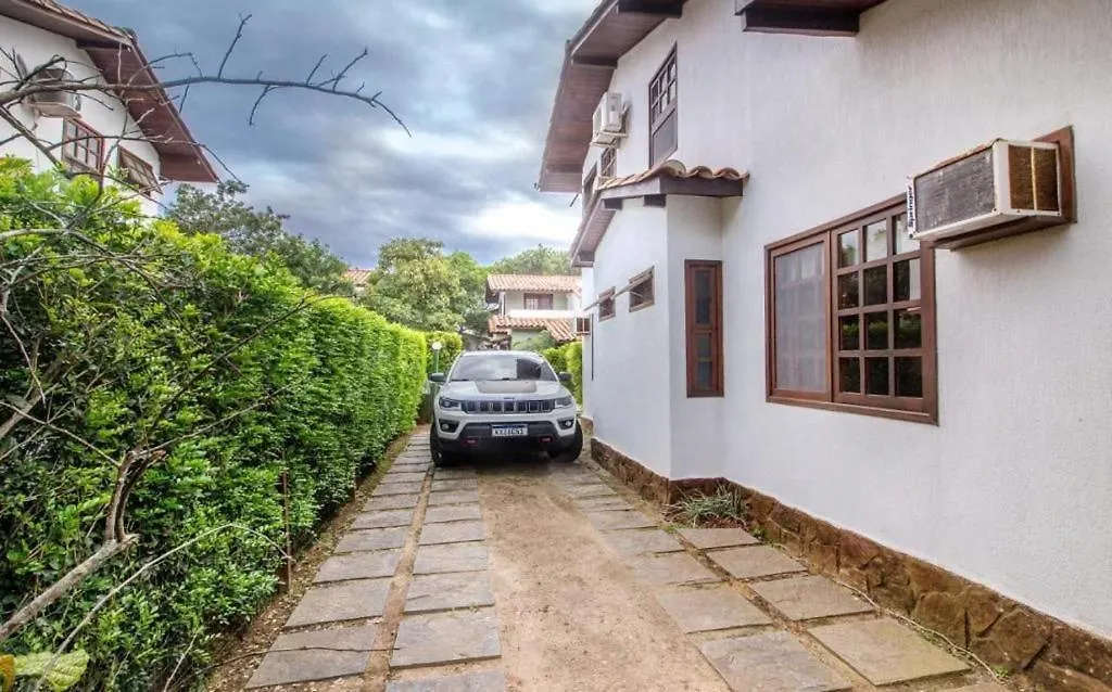 Casa de Férias Casa completa! 4 suítes com ar, área gourmet com cervejeira privativa, wi fi 200mb Búzios