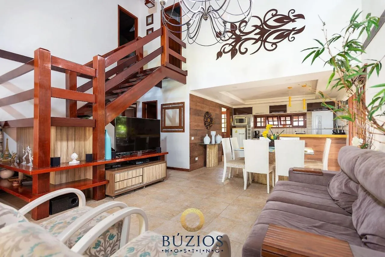 Casa de Férias Casa completa! 4 suítes com ar, área gourmet com cervejeira privativa, wi fi 200mb Búzios