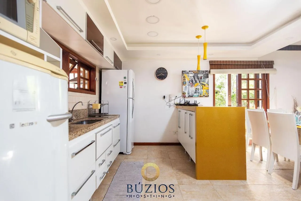Casa completa! 4 suítes com ar, área gourmet com cervejeira privativa, wi fi 200mb Búzios